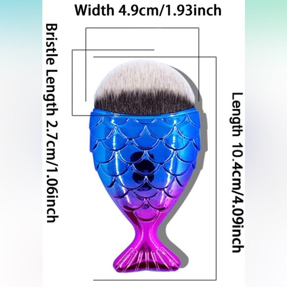 Studio M Pro Fish Tail Foundation Brush - Picture 3 of 5